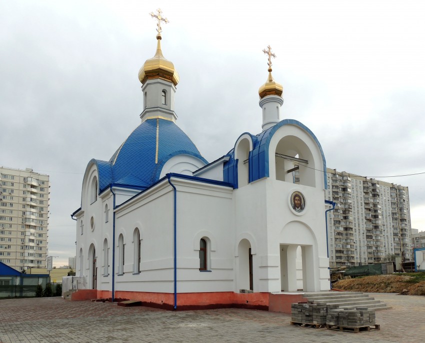 Храм дмитрия донского в медведково. Храм Илии пророка в Северном Бутово. Церковь Илии пророка в Северном Бутове. Храм Ильи пророка в Бутово. Церковь бульвар Дмитрия Донского.