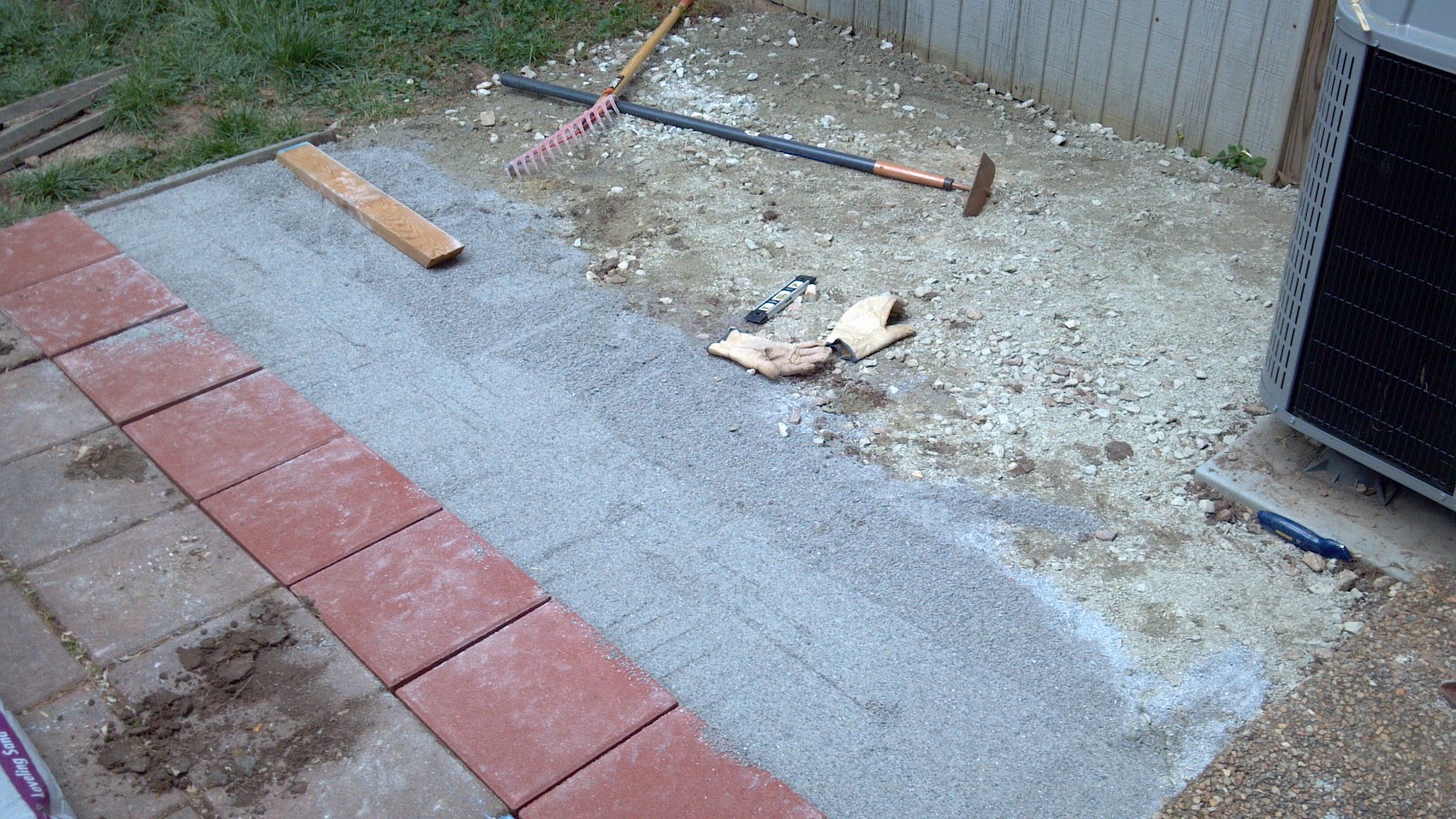 Можно ли класть брусчатку. Тротуарная плитка на бетон. Стяжка под брусчатку. Брусчатка на бетонную плиту. Укладка брусчатки.