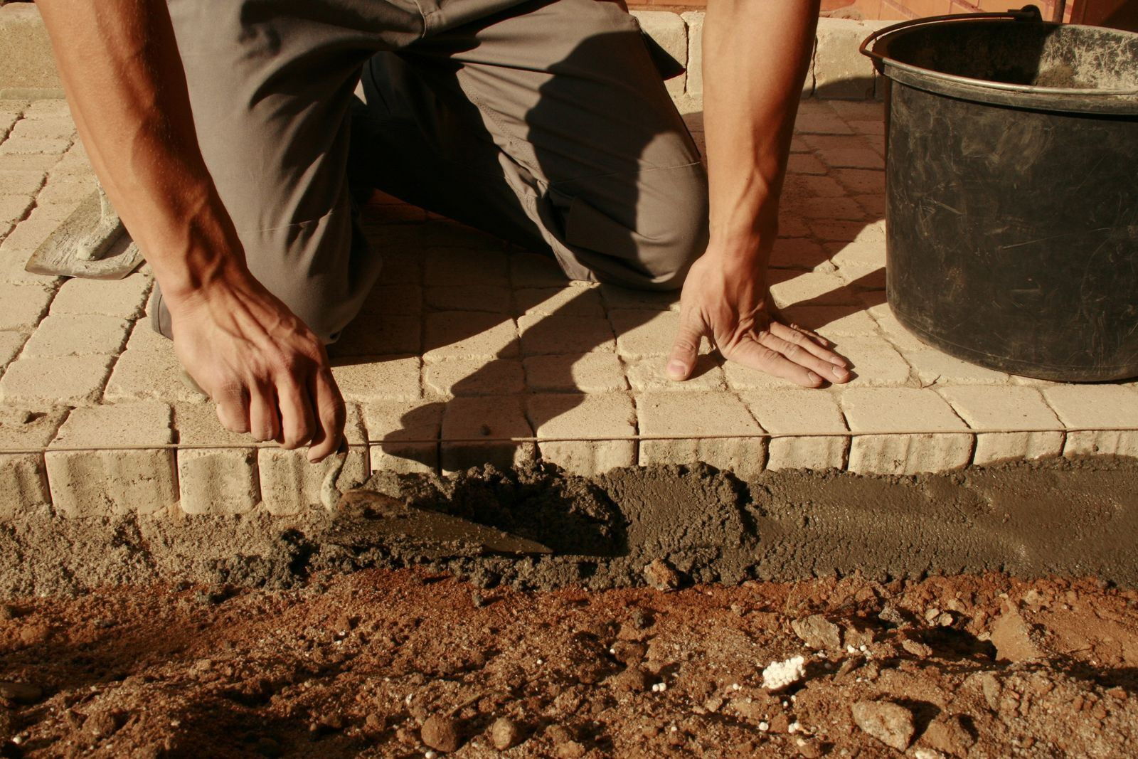  укладывать брусчатку на бетонное основание: можно ли класть .
