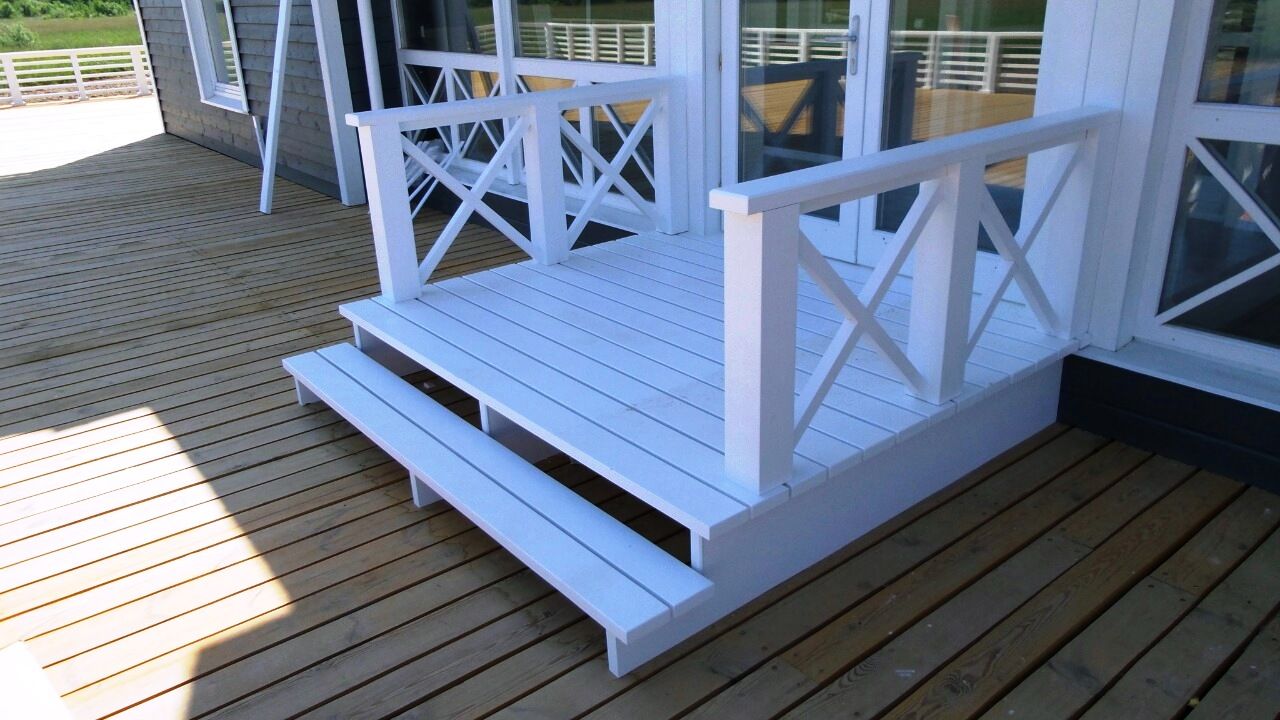 на воде на крыльцо. крыльцо. крыльцо на металлическом каркасе. ступени 120см крыльцо. пандус на даче.