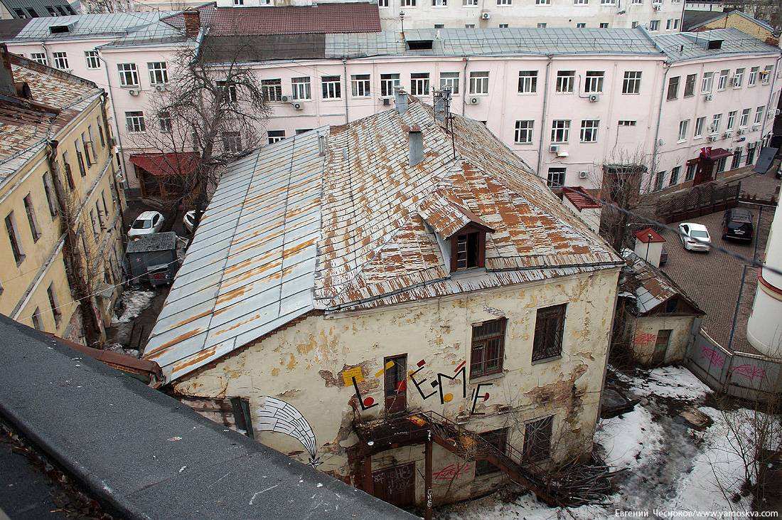 Дом с атлантами в москве фото