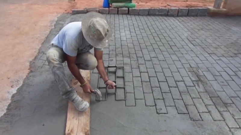  укладывать брусчатку на бетонное основание: можно ли класть .