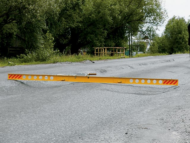 Дорога оценка. Колейность дорог. Колейность дорожного покрытия. Ровность дороги. Измерение колейности дорожного покрытия.