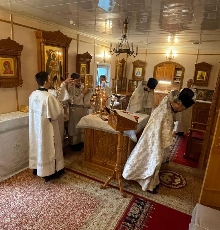 богослужение в храме дмитрия донского. храм дмитрия донского в северном бутово священники. богослужение в храме дмитрия донского. служба в храме димитрия донского в бутове. отец димитрий в бутово патриаршия служба.