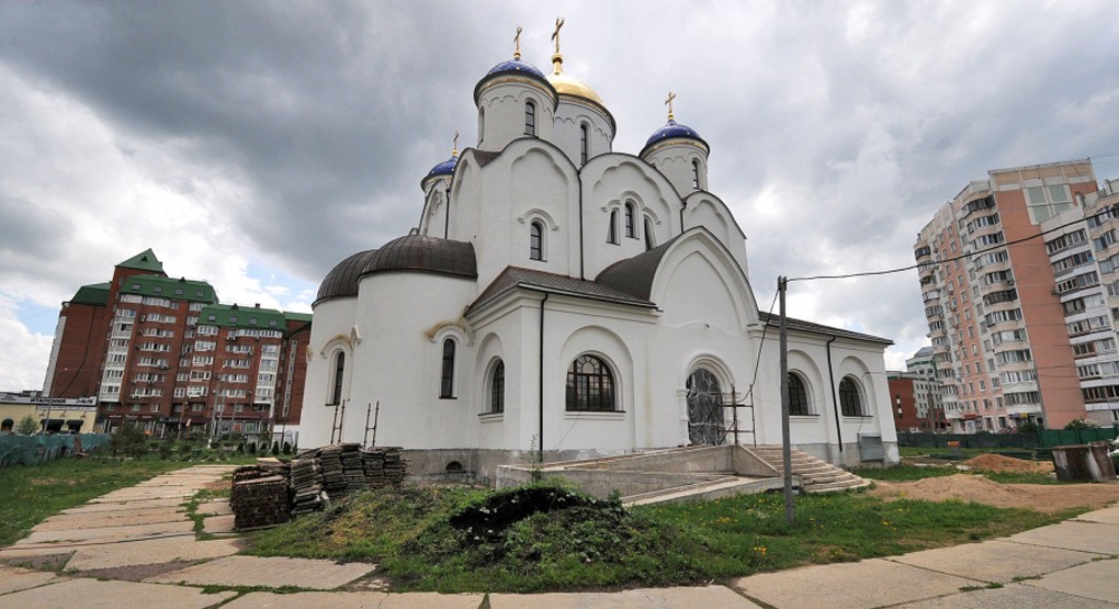 Храм введения богородицы южнобутовская. Храм введения во храм Пресвятой Богородицы в Южном Бутово. Церковь Южнобутовская 66. Церковь в Южном Бутово на Южнобутовской. Храм Дмитрия Донского в Северном Бутово.