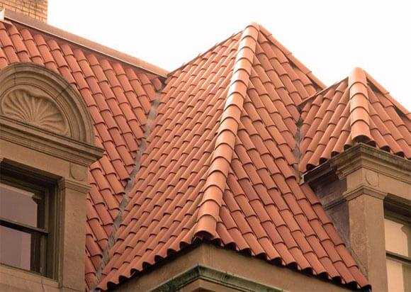  крышу кроют –  лучше покрыть крышу дома – выбираем практичную и .
